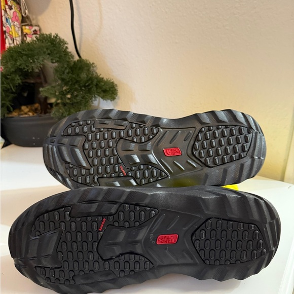 The North Face  Thermoball bootie ii NEW Yellow and Black Quilted Boots - Picture 7 of 8